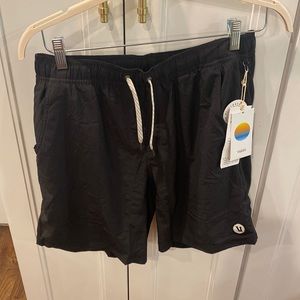 Men’s black vuori shorts new with tags